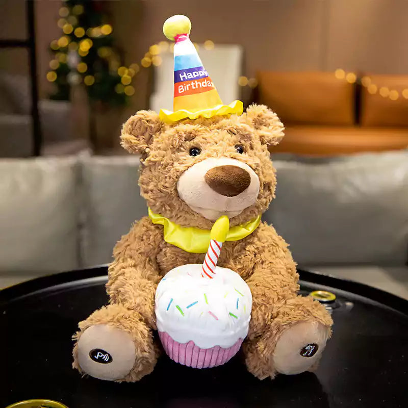 Oso cantor de peluche con pastel como regalo de cumpleaños para amigos