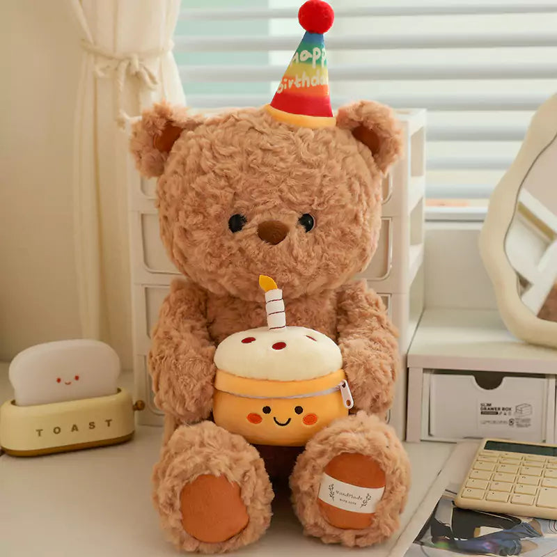 バースデーケーキのクマとキツネのぬいぐるみ