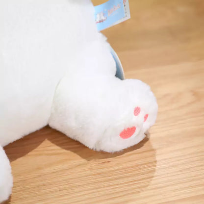 the white fat rabbit fills the doll feet
